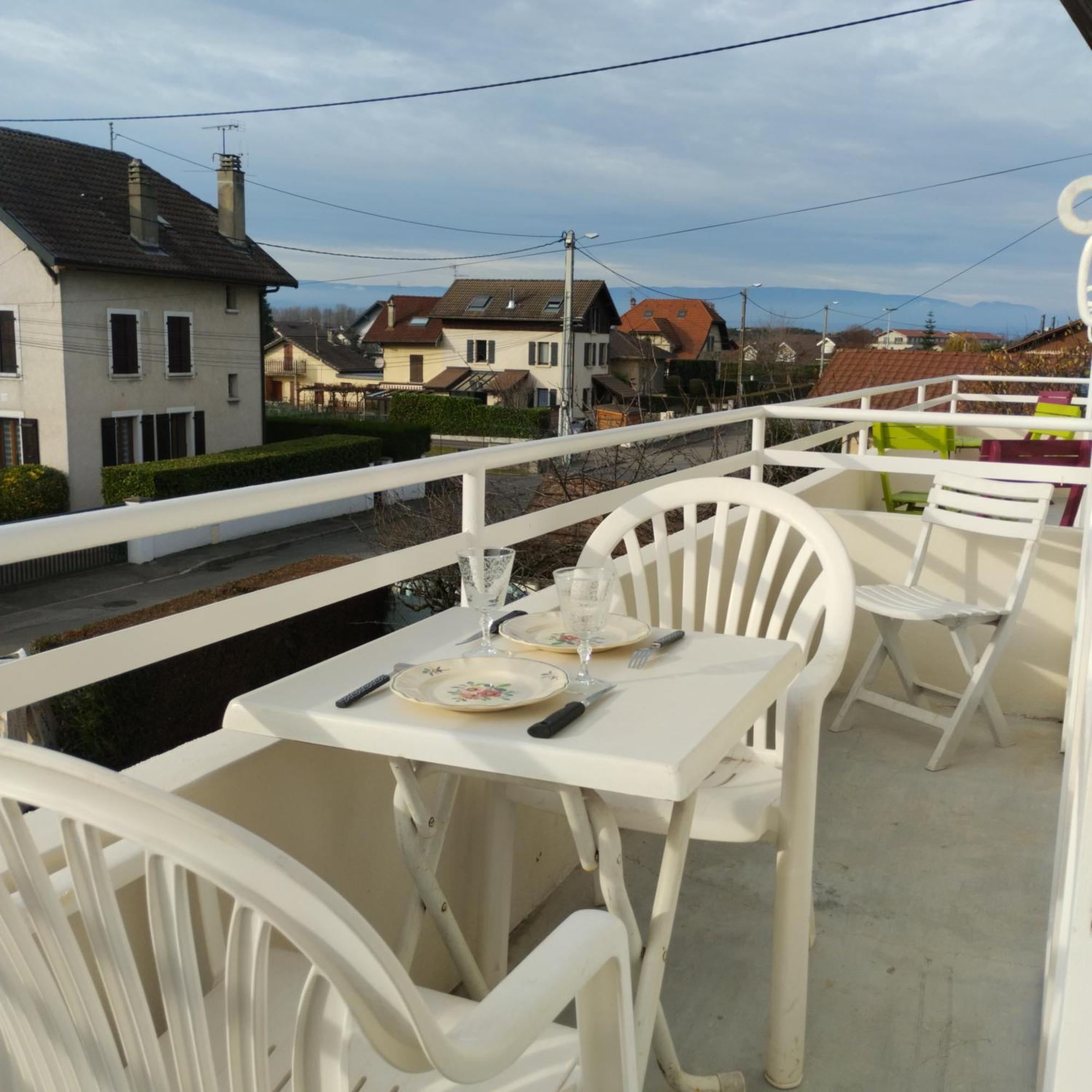 Appartement Verdoyant Au Bord Du Lac Leman Entre Evian Et Thonon Dans Une Villa Publier Exterior photo