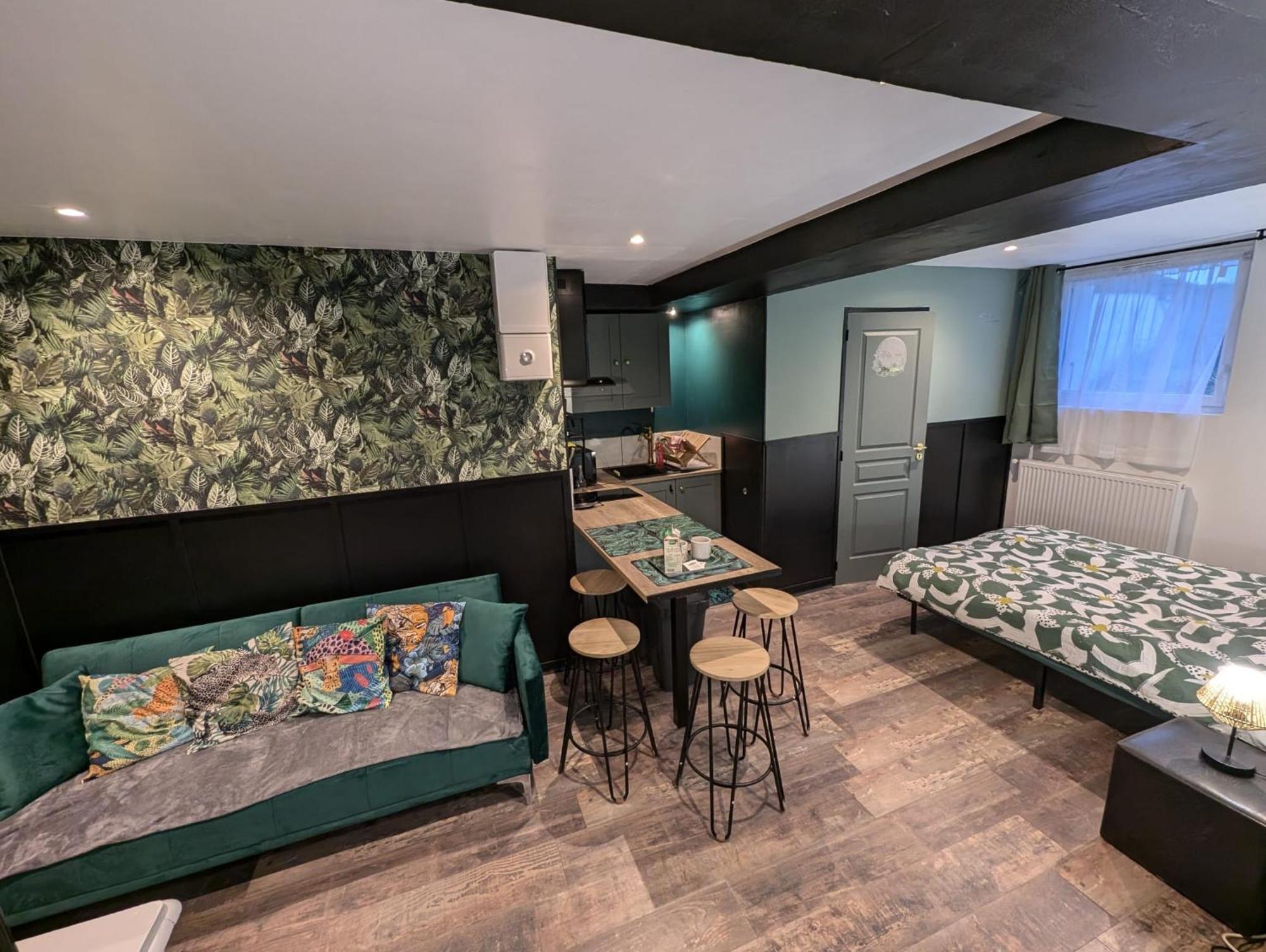 Appartement Verdoyant Au Bord Du Lac Leman Entre Evian Et Thonon Dans Une Villa Publier Exterior photo