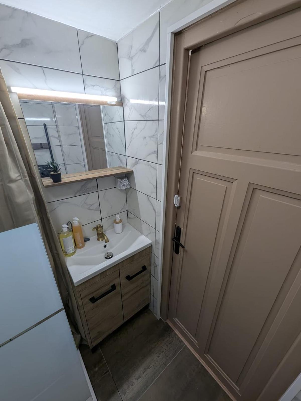 Appartement Verdoyant Au Bord Du Lac Leman Entre Evian Et Thonon Dans Une Villa Publier Exterior photo